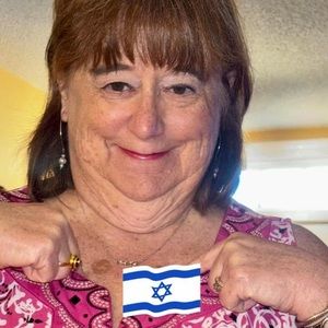 Meet your Posher, Debbie